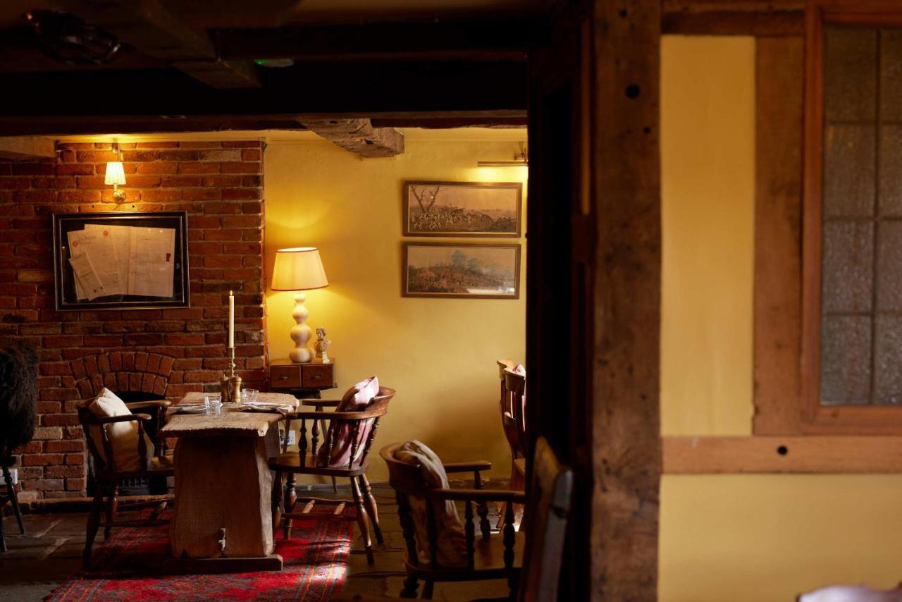 The Queen'S Head Broad Chalke Bagian luar foto