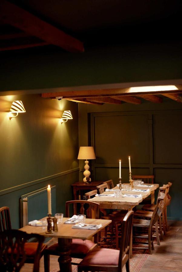 The Queen'S Head Broad Chalke Bagian luar foto
