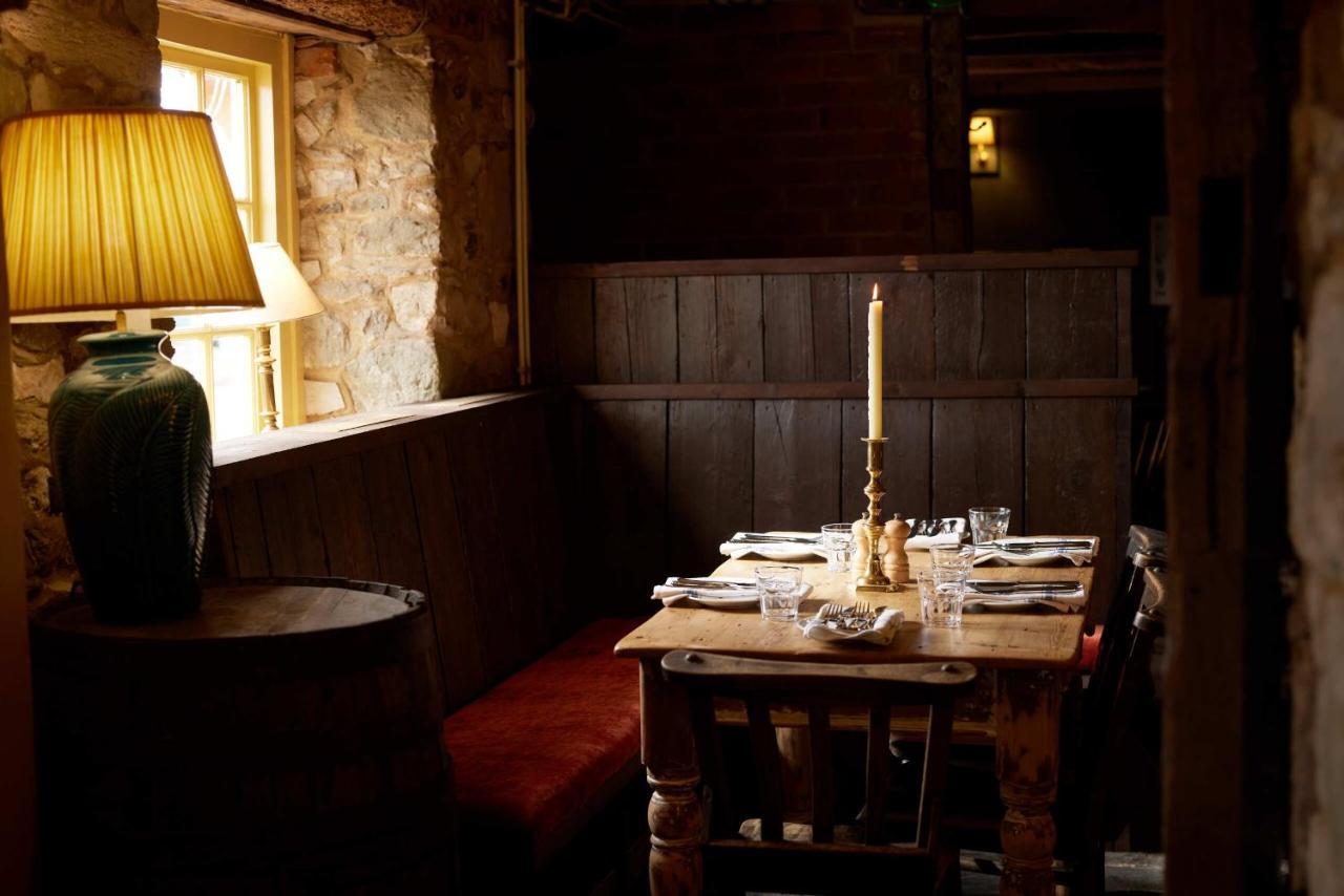 The Queen'S Head Broad Chalke Bagian luar foto